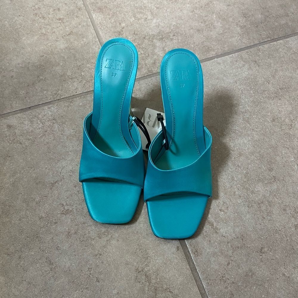 Zara Blue Clear Block Heels - Picture 7 of 8